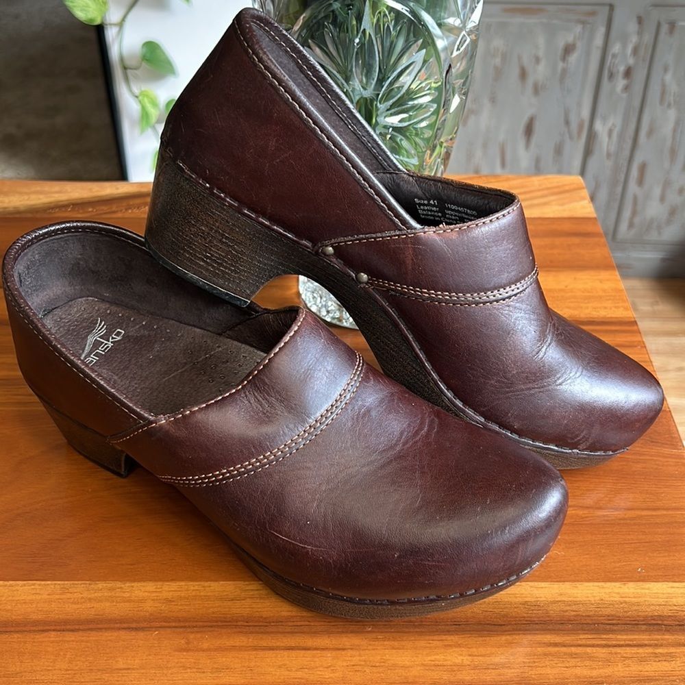 Dansko Prima Brown Leather Chunk Heel Clogs